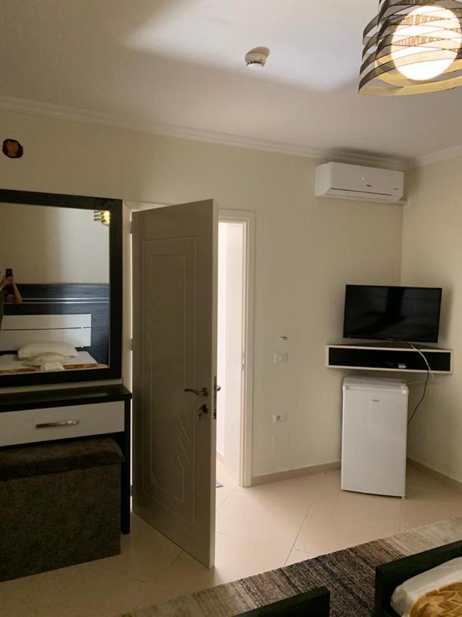 Vila Leo Lux Korce Exterior photo