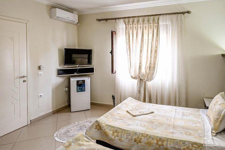 Vila Leo Lux Korce Exterior photo